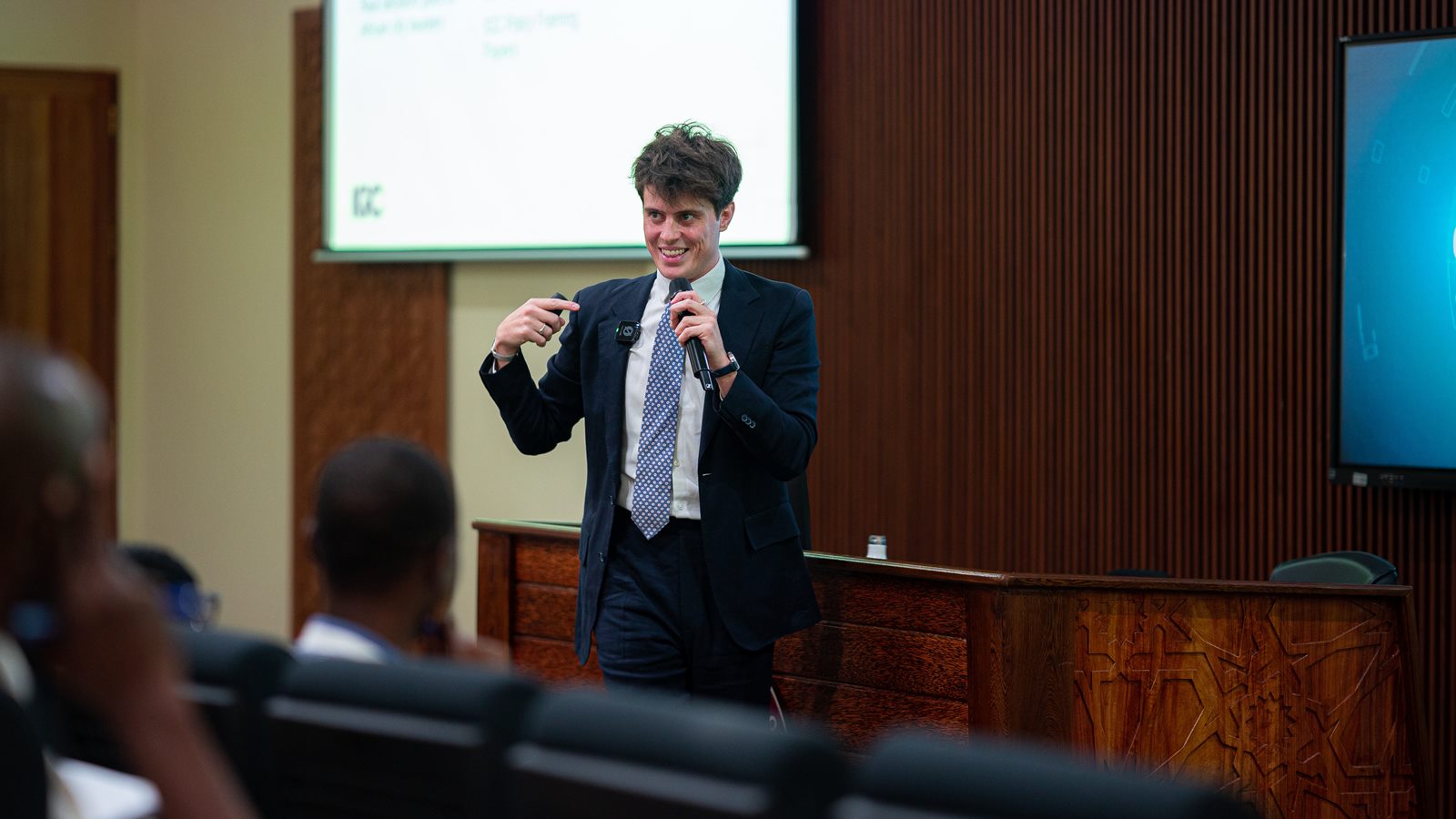 Oliver Harman teaching in a lecture hall at the Africa Urban Lab